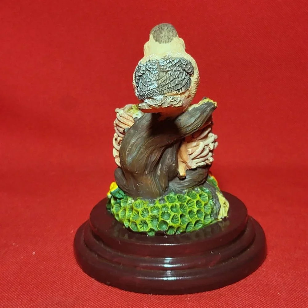VTG Polystone Bird Perched on Nest of Eggs Figurine Home Decor